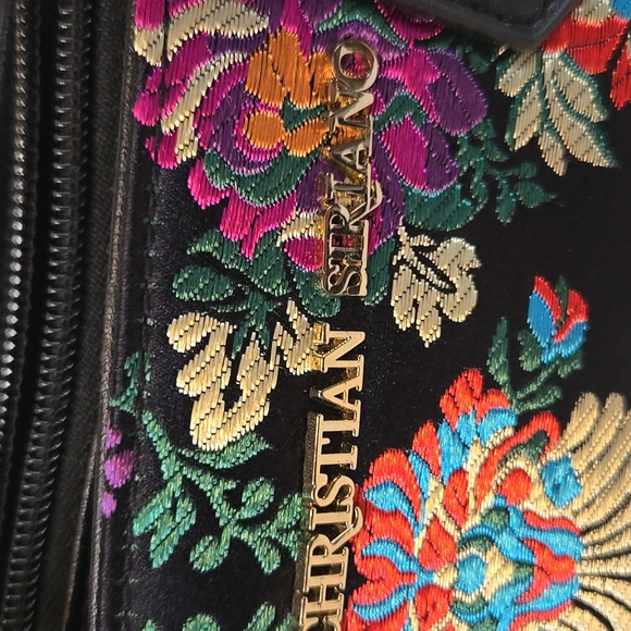 Floral Embroidered Black Handbag - Picture 2 of 7